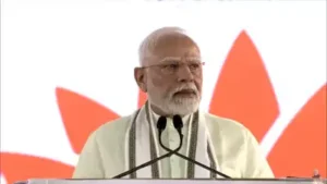 Modi visits RSS headquarters in nagpur